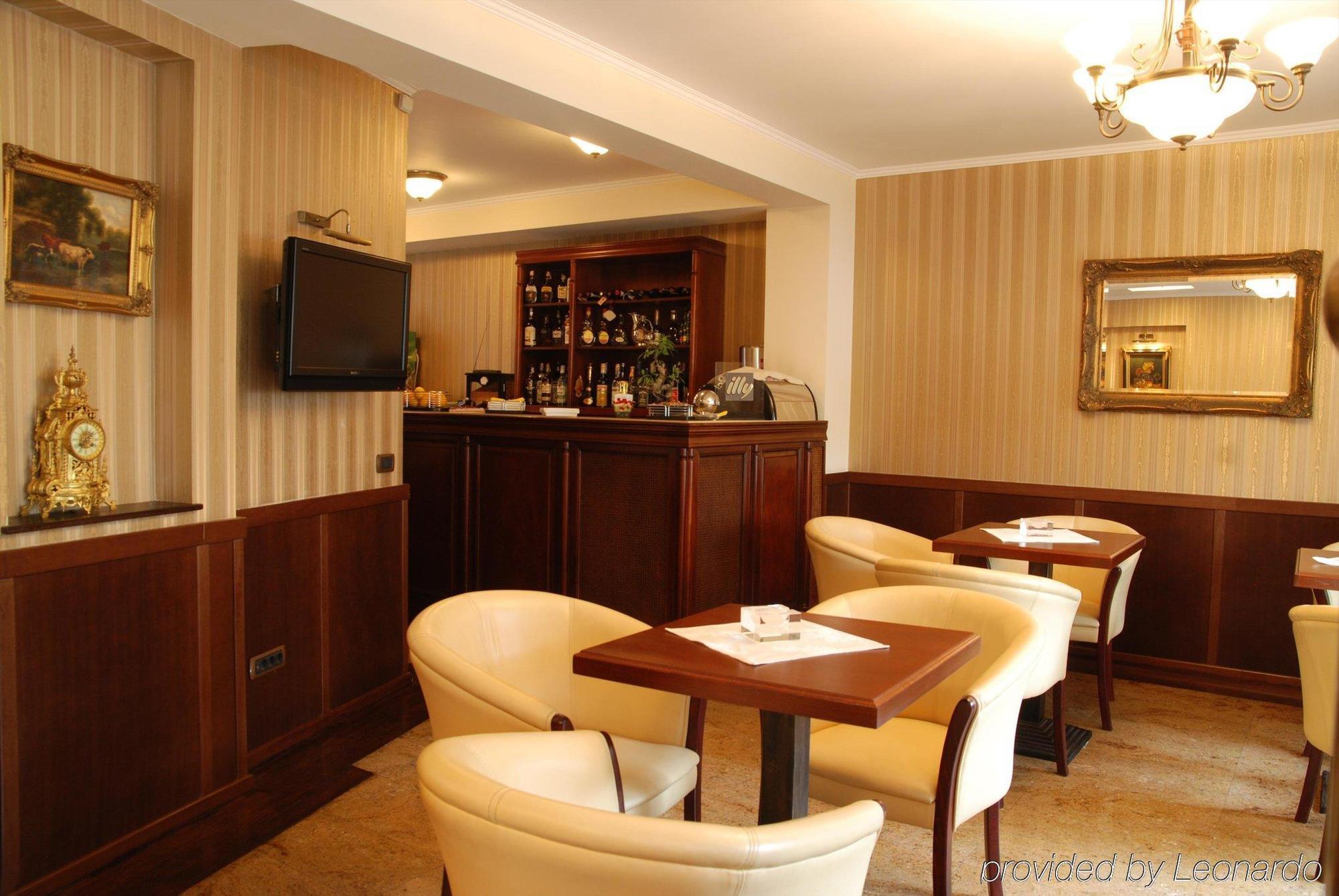 Vila Paris Boutique Hotel Bucharest Restaurant photo